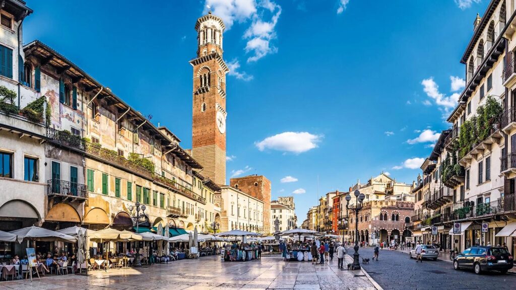 piazza-delle-erbe-verona-winter-old-town